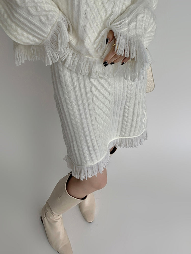 VIVIANNA Round Neck Long Sleeve Sweater and High Waist Tassels Mini Skirts Hem Knitting Two Piece Set